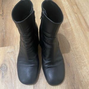 Sandro Women’s Black Leather Rounded Toe Ankle Boots